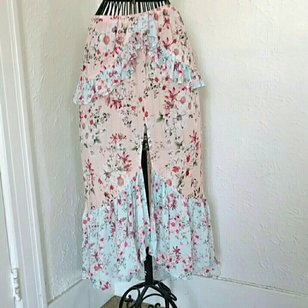 NWT MINKPINK ruffled skirt